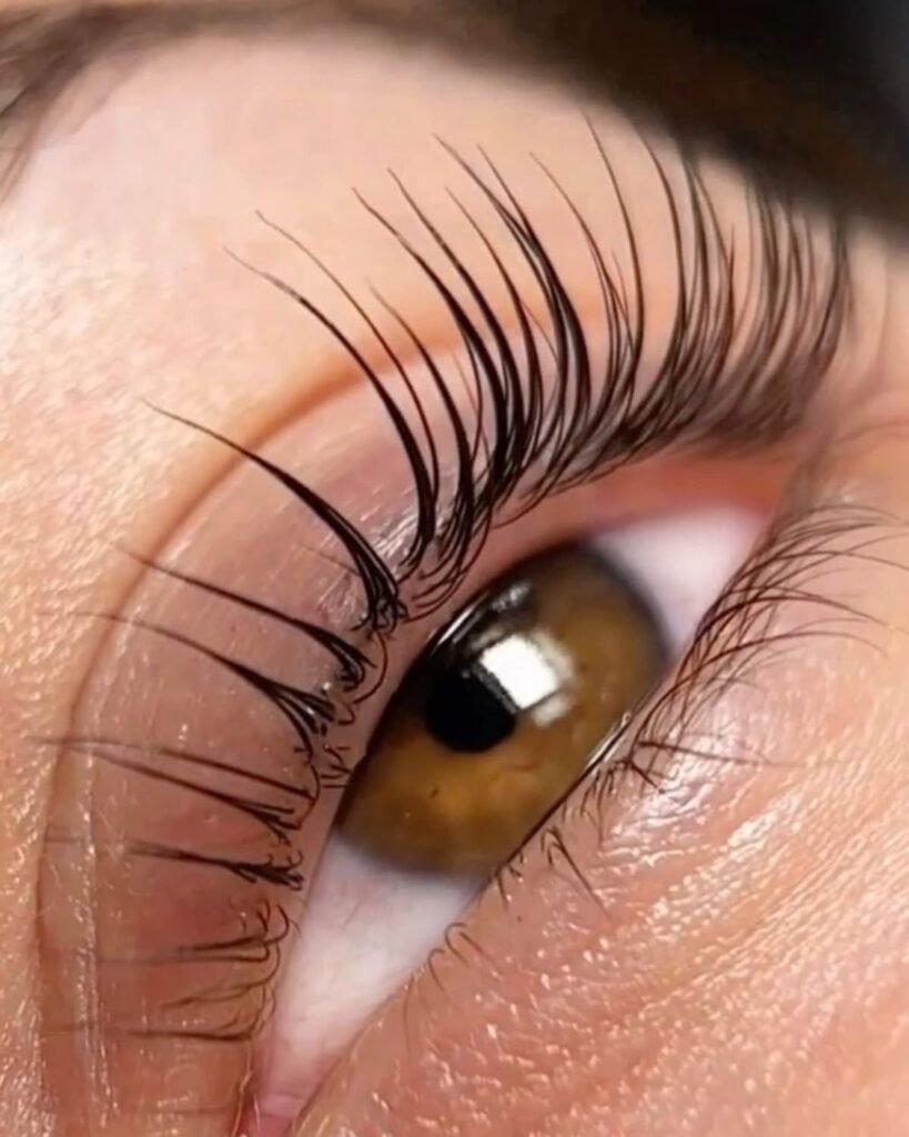 Prestation lash lift pour sublimer votre regard