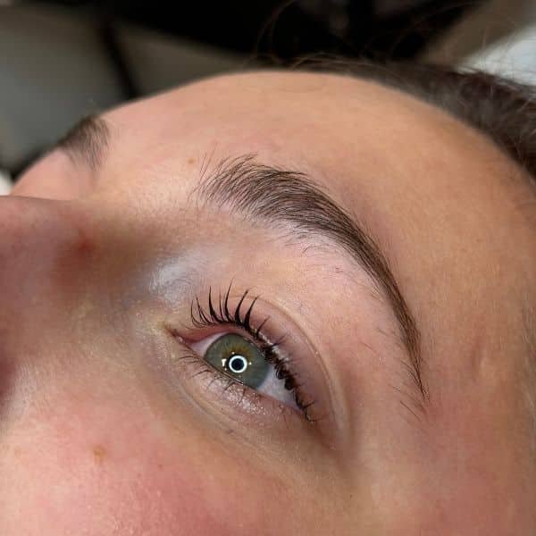 Décoloration des cils – soin et prestation beauté personnalisée